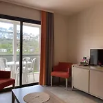 Appartement Avec Piscine, Wifi, A 50M De La Plage De Trestraou - Perros-Guirec - Fr-1-368-403